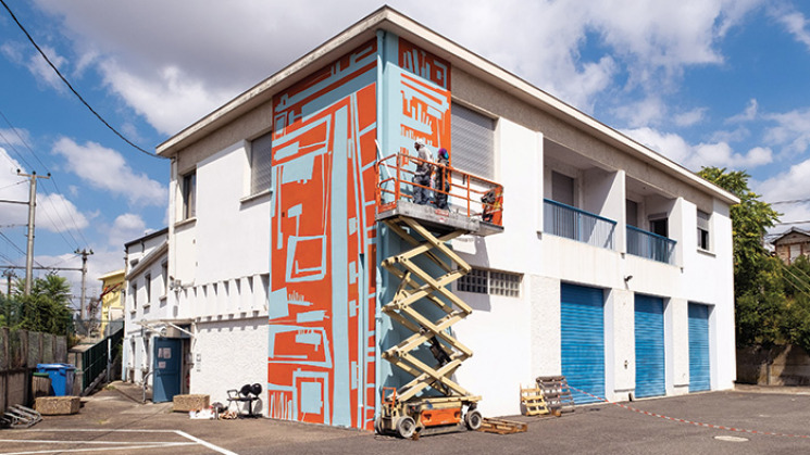 Une fresque sur un bâtiment des Archives départementales