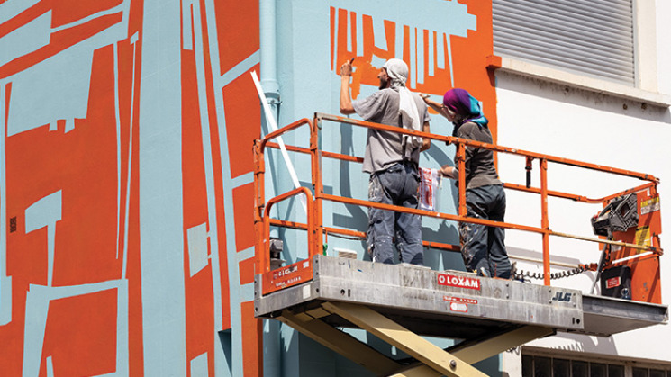 Une fresque sur un bâtiment des Archives départementales