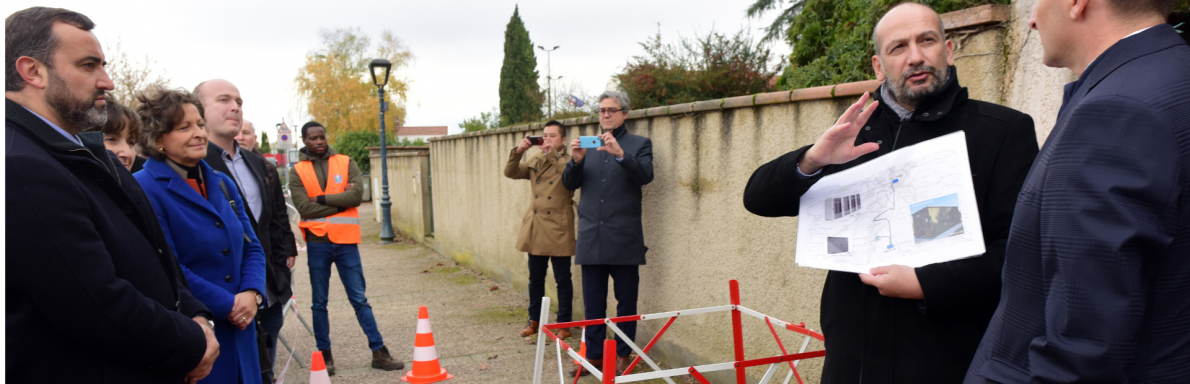 Entre 2019 et 2022, le Conseil départemental, via le syndicat mixte Haute-Garonne numérique et son délégataire Fibre 31, déploie la fibre optique sur l’ensemble du territoire haut-garonnais. Les premiers bénéficiaires se trouvent à Saubens.