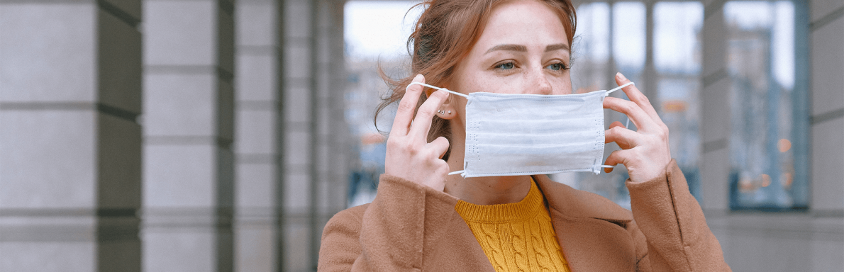 4 millions de masques ont été commandés par le Département, dont 1,4 million cofinancés avec la Région, afin que les professionnels et habitants soient protégés face au Covid-19.