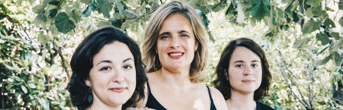 De gauche à droite : Aurélie Fargues (soprano), Patricia Rondet (soprano) et Émilie Véronèse (piano)