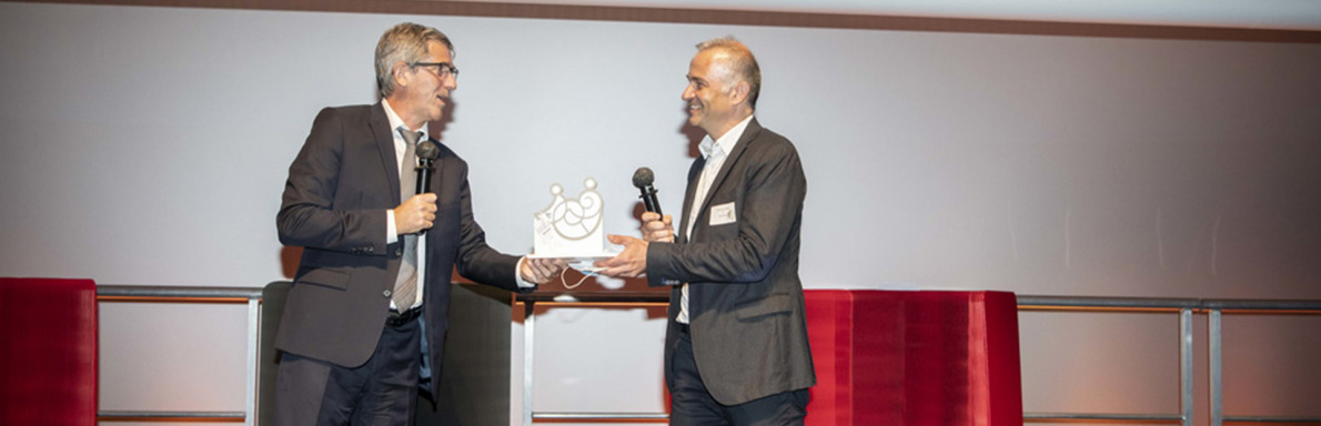 Jean-Michel Fabre a remis le prix développement durable à la société Open airlines