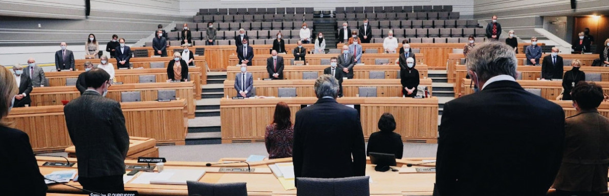 1 minute de silence à l'Assemblée pour Samuel Paty
