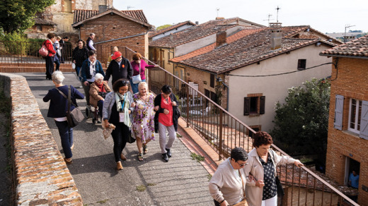 Des seniors de l'association des Petits frères des pauvres en visite à Verfeil