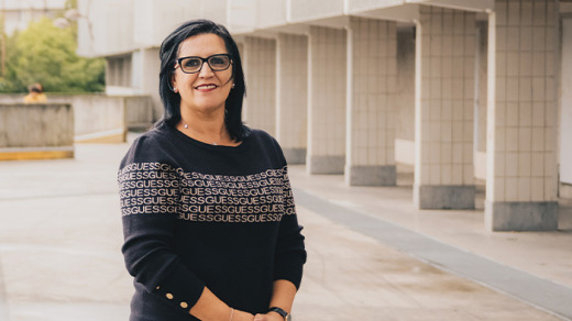 Malika Baadoud, directrice de l'association l'École et nous