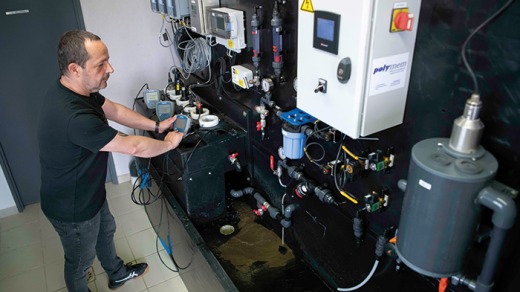 Jean-Michel Monge, technicien du laboratoire départemental, en charge du pilotage des RSA