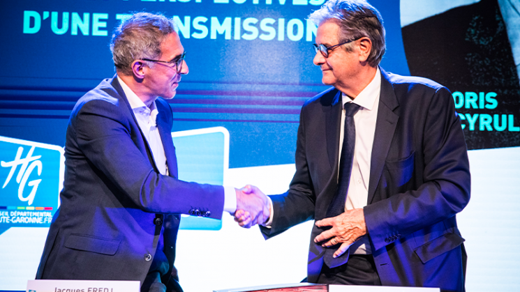 Signature partenariat avec Mémorial de la Shoah