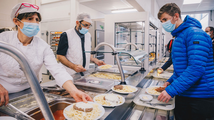 La cantine du collège de Bagnères-de-Luchon privilégie les produits locaux.