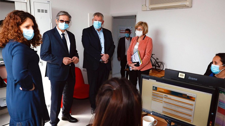 Georges Méric et Arnaud Simion en visite dans les locaux de Haute-Garonne Solidarités.