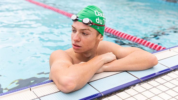 Léon Marchand, nageur des Dauphins du Toec.