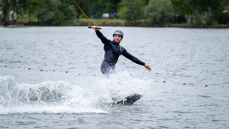 Clément de Prémonville, champion de wakeskate.