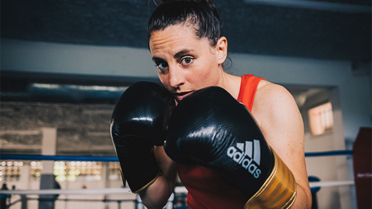 Elodie Bermudez, la boxeuse de Haute-Garonne rêve des JO de Paris. 