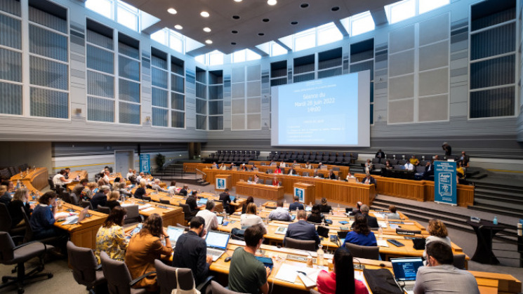 Les élus se réunissent salle de l'Assemblée