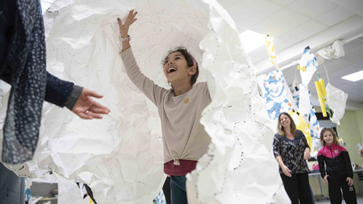 Atelier danse dessin à la Maison des solidarités de Cugnaux