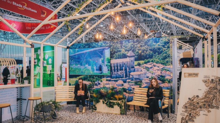 Photo du stand de la Haute-Garonne à la Foire de Toulouse 2023 côté place du village