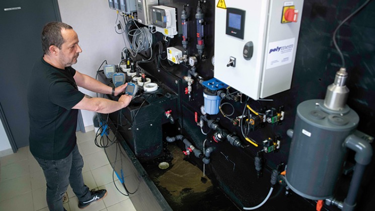 Jean-Michel Monge, technicien du laboratoire départemental, en charge du pilotage des RSA