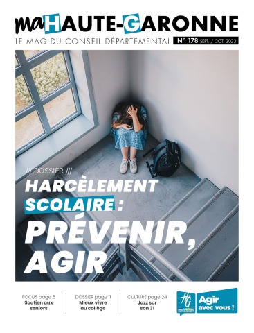 Couverture du magazine n°178 : Collégienne assise dans des escaliers