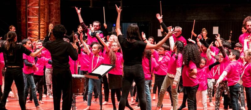 Le jeune orchestre en répétition à la Halle aux grains.